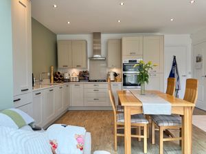 Photo 8- click for photo gallery